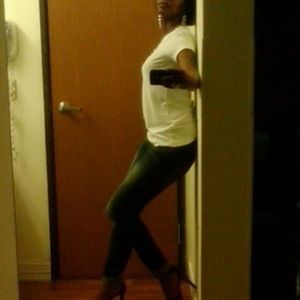 Meet your Posher, Jasmine